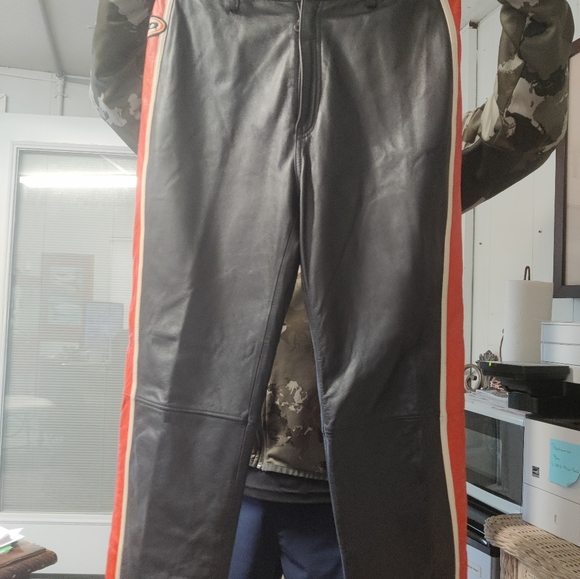 HARLEY VINTAGE GENUINE LEATHER LADIES PANTS...SIZE 12....FLAWLESS CONDITION... - Picture 7 of 7
